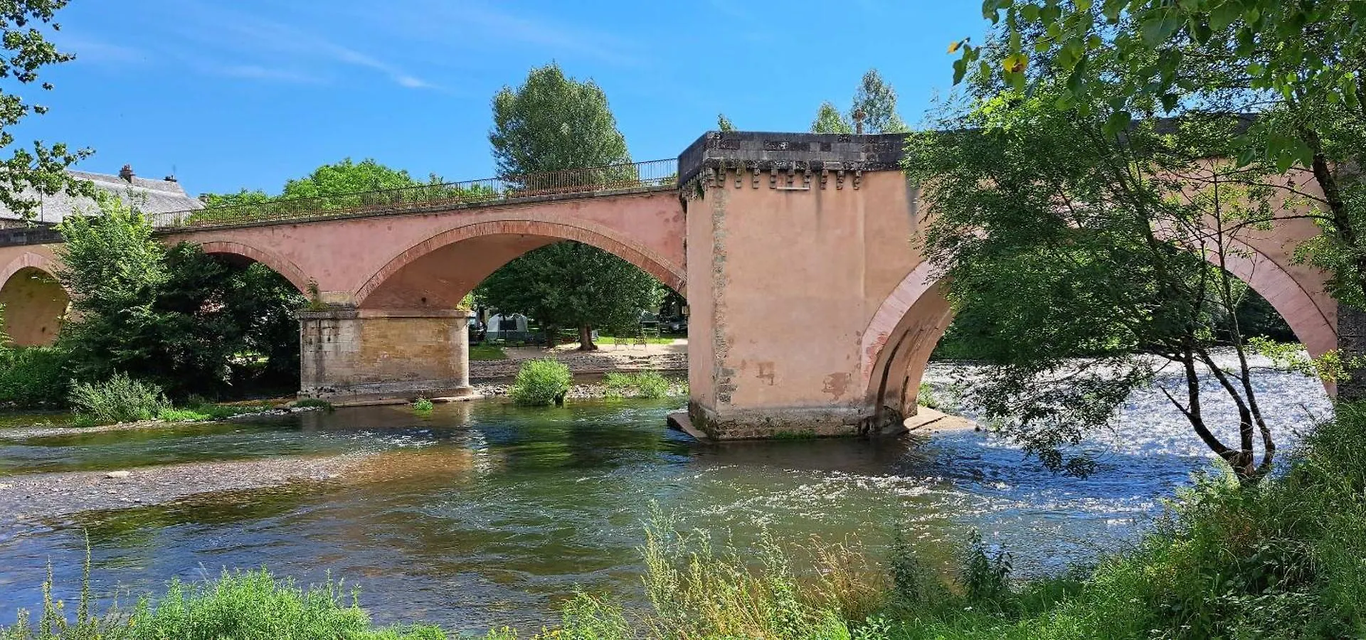Holiday home Charmante Maison De Village Saint-Come-d'Olt